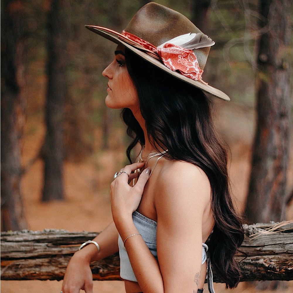 Meet your Posher, Lily